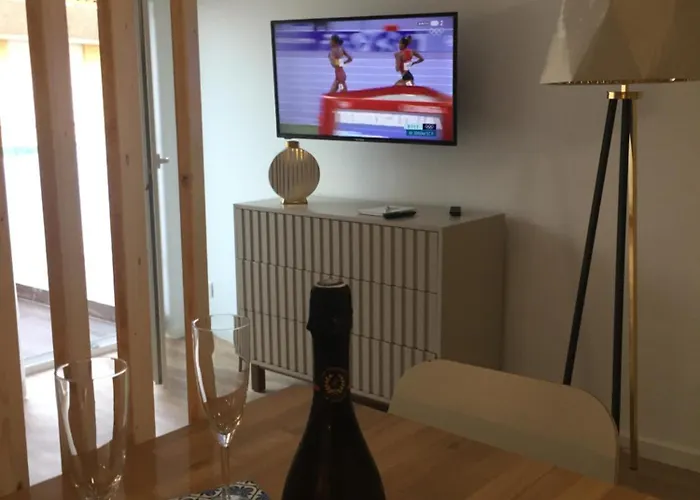 At Maries House 2 * Пениши