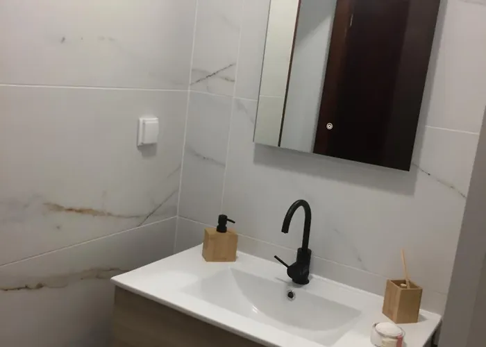 Апартаменты At Maries House 2